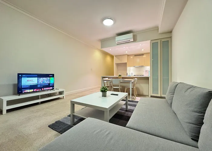 Cozy Stylish Home In Rhodes